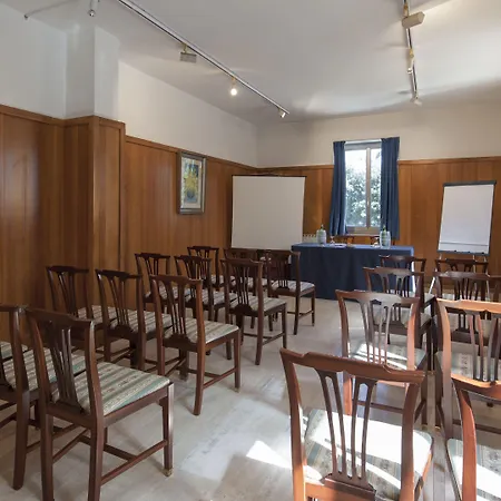 Отель Esplanade 4*