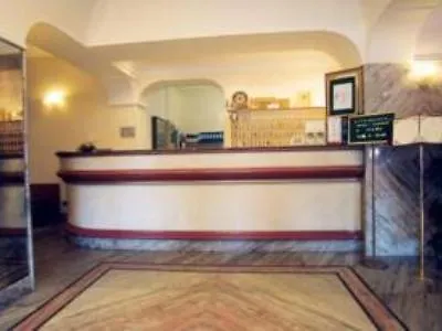 Отель Esplanade 4*