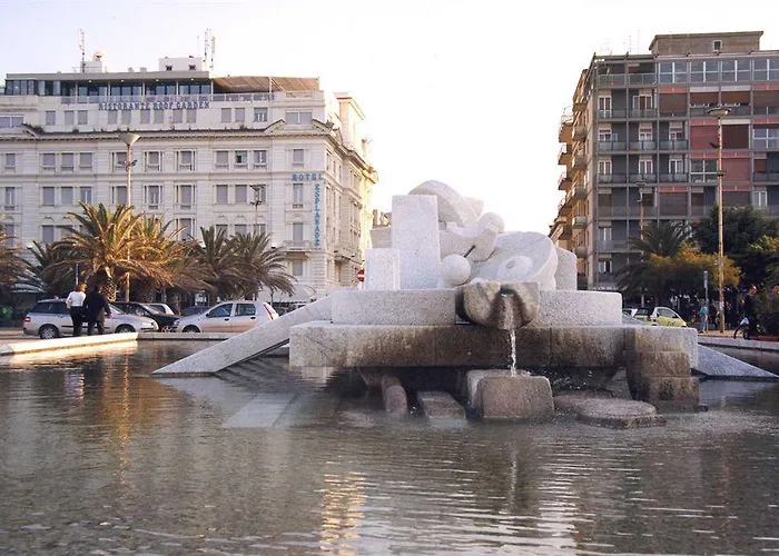 Отель Esplanade 4*