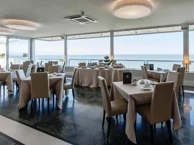 Отель Esplanade 4*