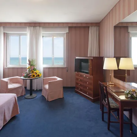 Esplanade 4*