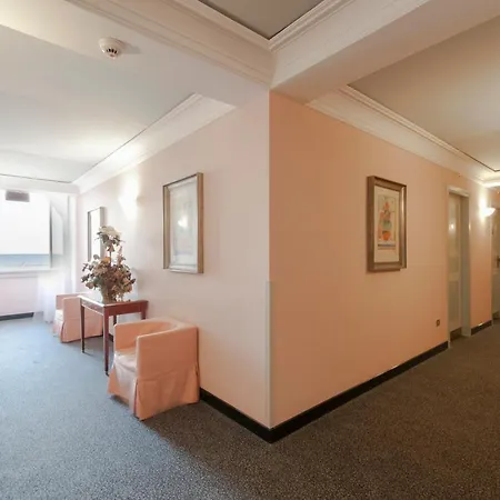 Esplanade 4*