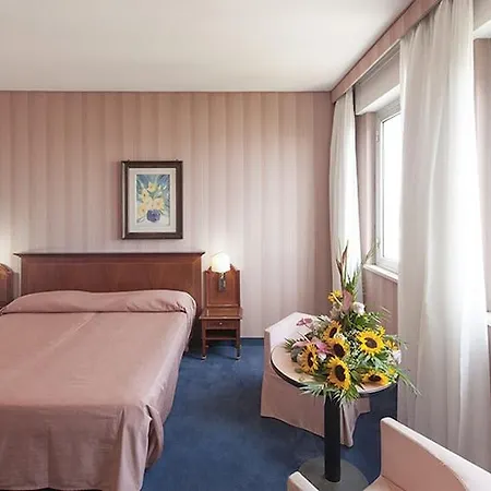 Esplanade Hotel 4*
