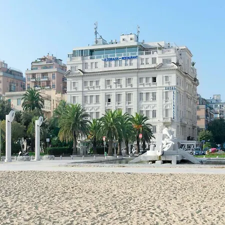 Esplanade 4*