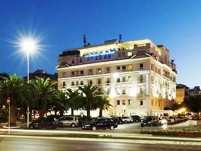 Esplanade פסקרה